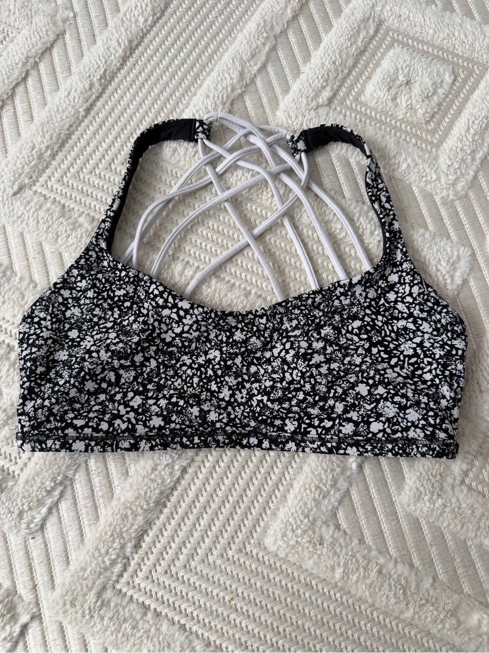 Lululemon free to be sport bra, size 6
